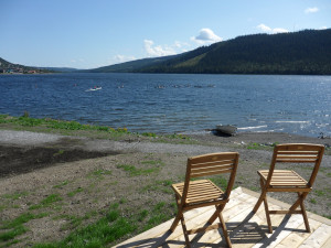 Paddla kajak direkt från stranden utanför vår lokal